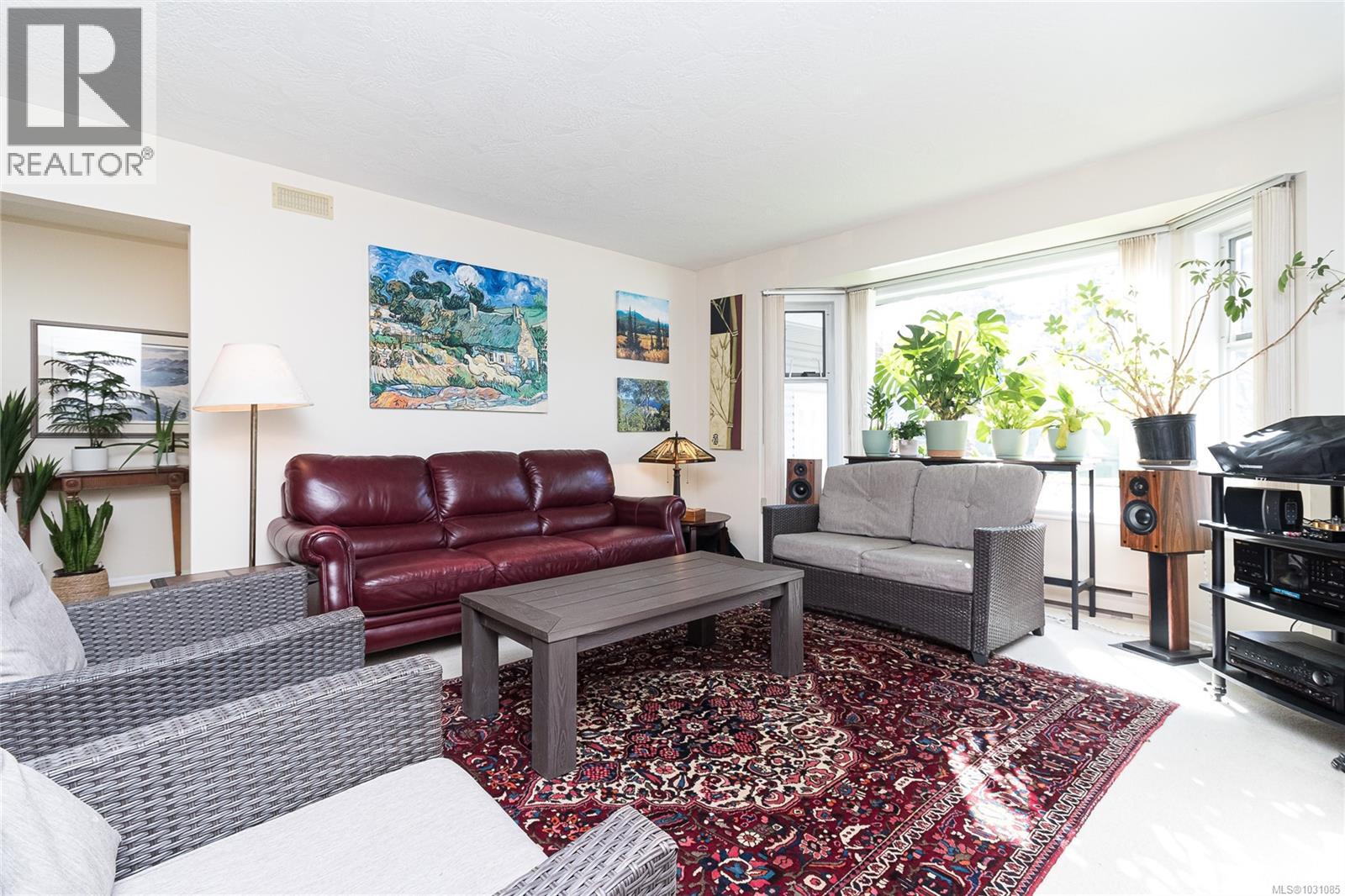 994 Meadowview Pl - 5