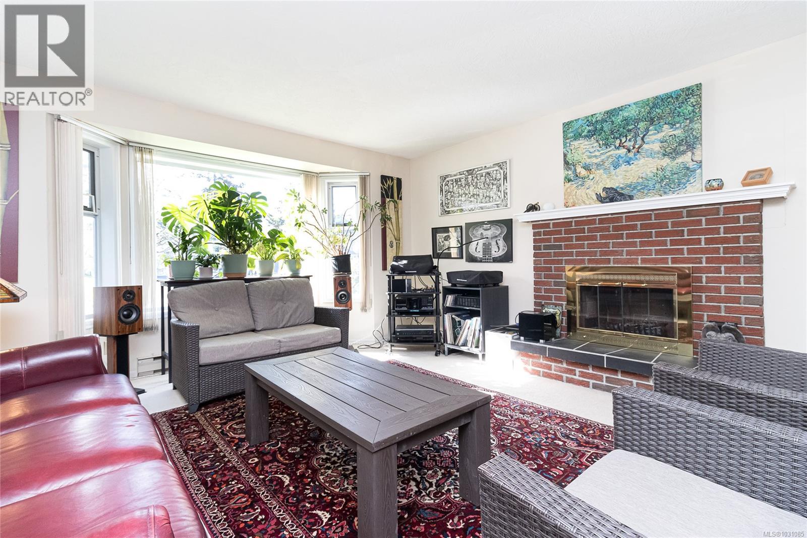994 Meadowview Pl - 4