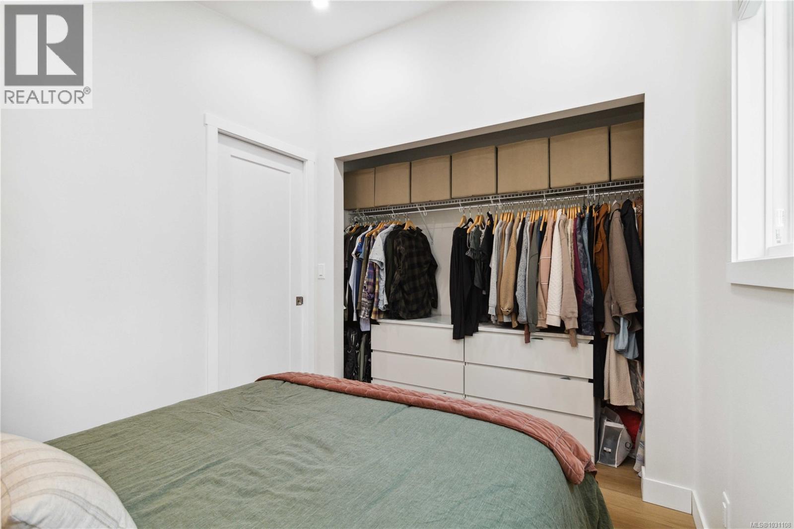 #504 747 OLD PLACE RD - 25