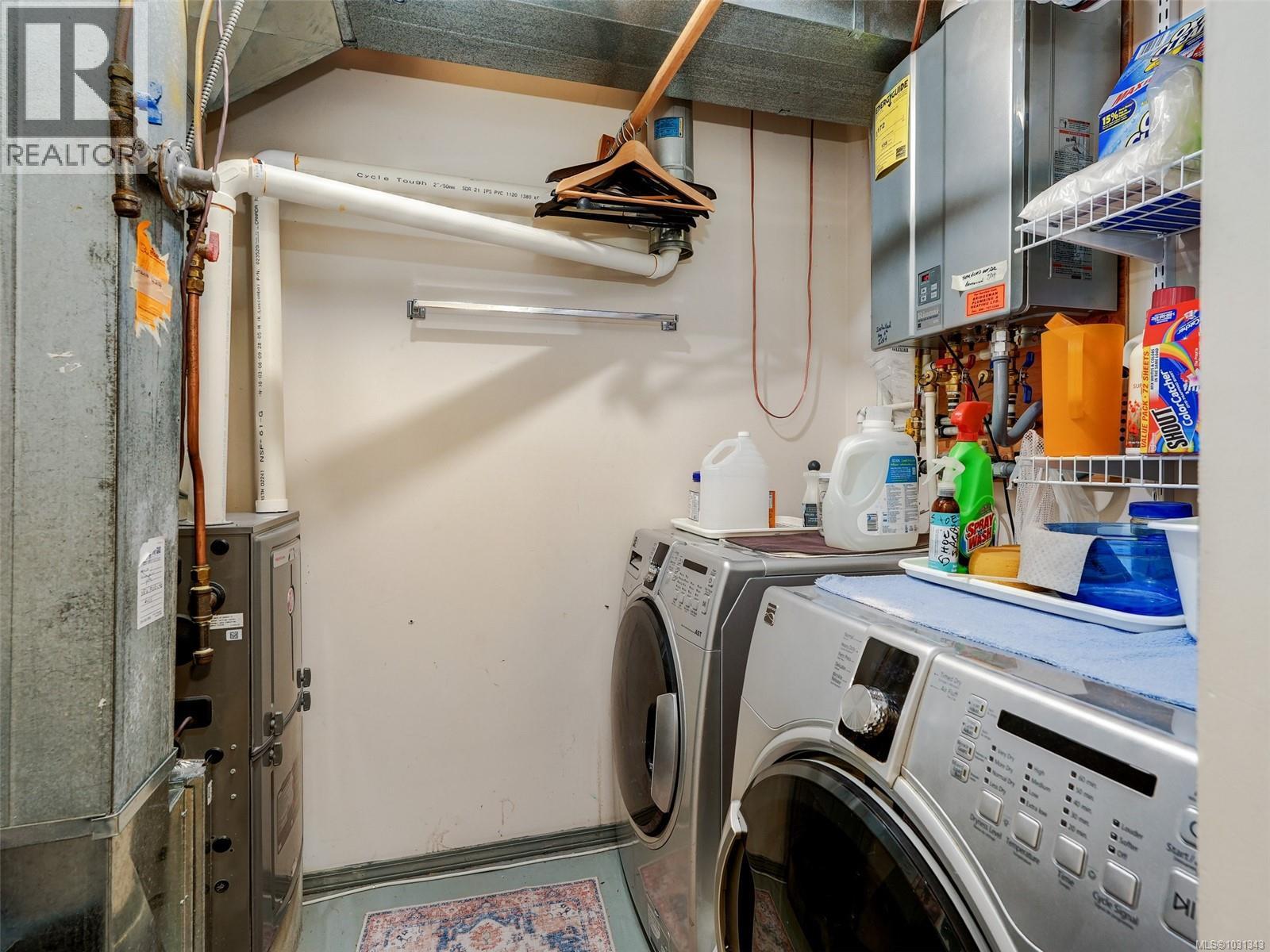 #19 4560 WEST SAANICH RD - 20