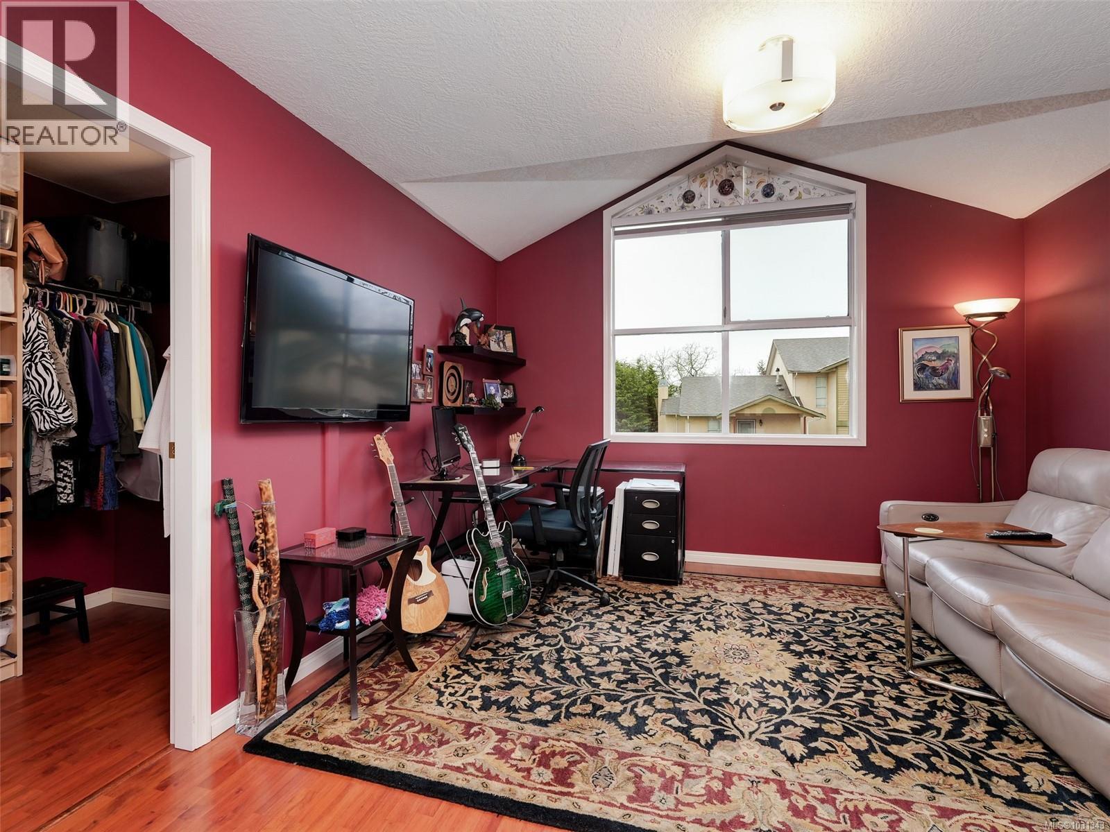 #19 4560 West Saanich Rd - 10