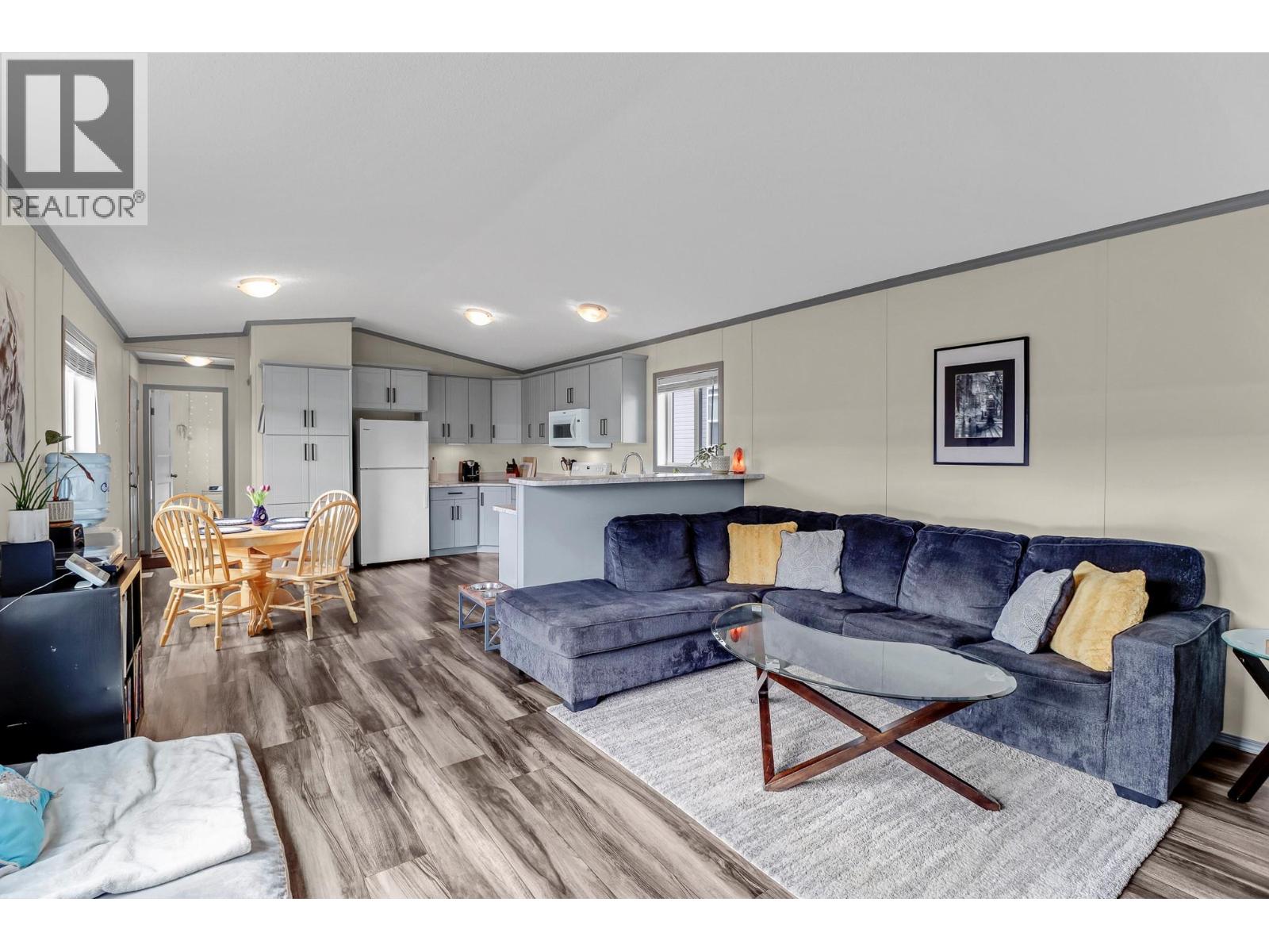 1008 STEEPLEVIEW Drive NW, Cranbrook