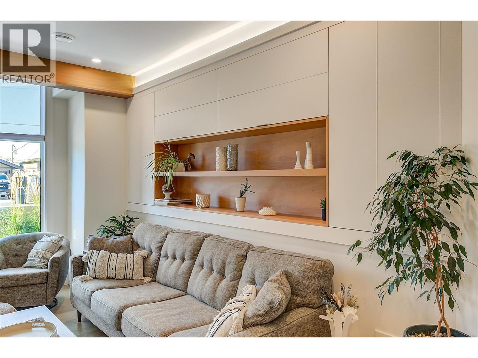 985 Manhattan Drive, Kelowna