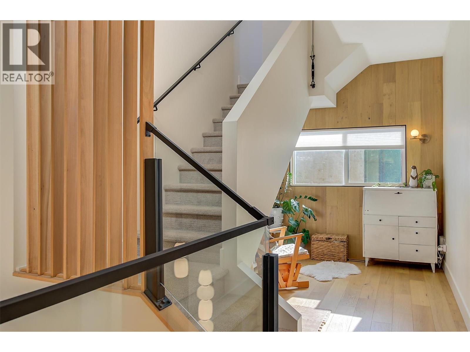 985 Manhattan Drive, Kelowna