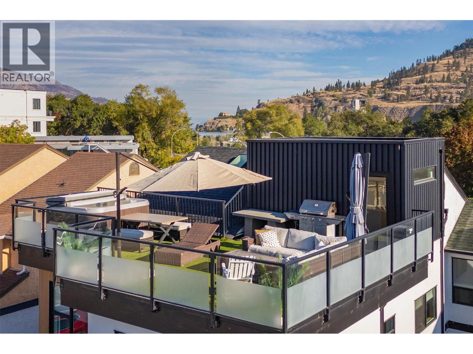 985 Manhattan Drive, Kelowna