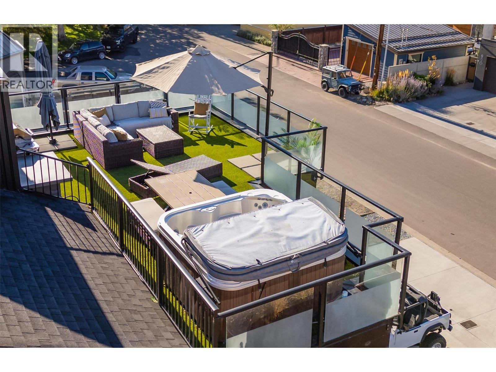 985 Manhattan Drive, Kelowna