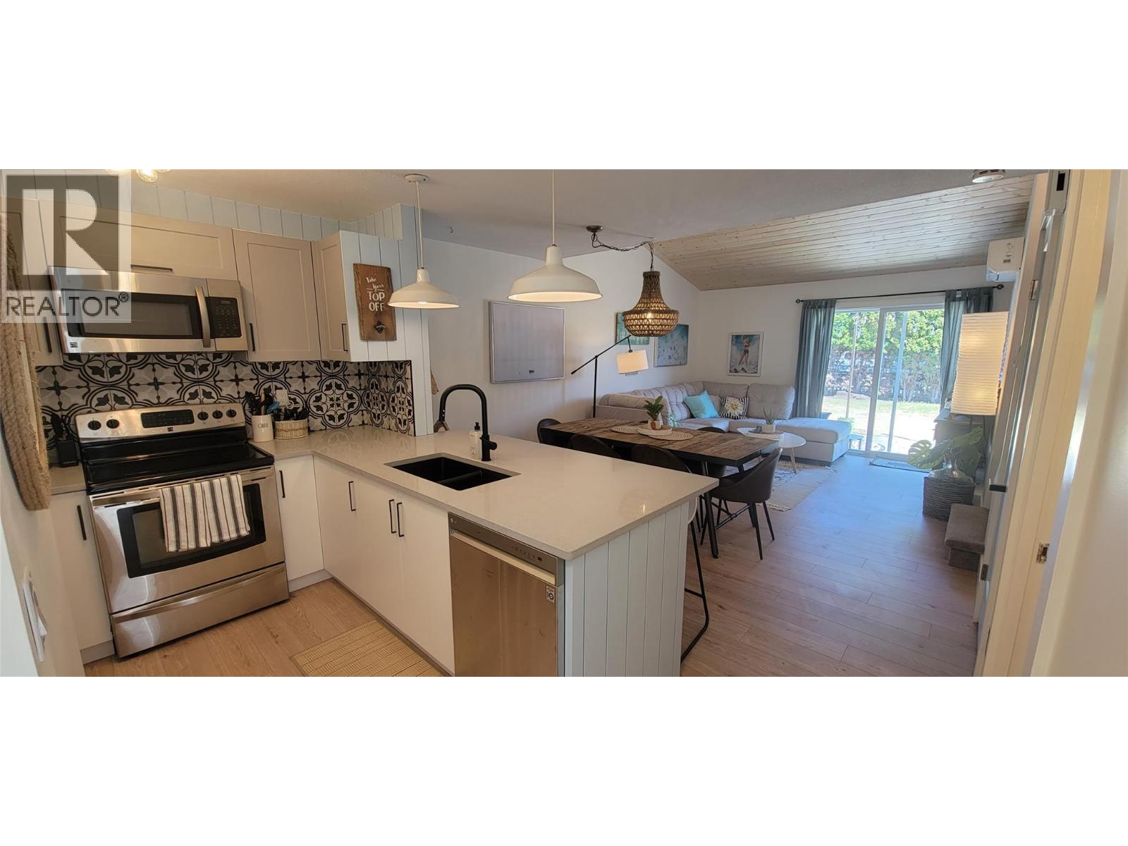 985 Manhattan Drive, Kelowna