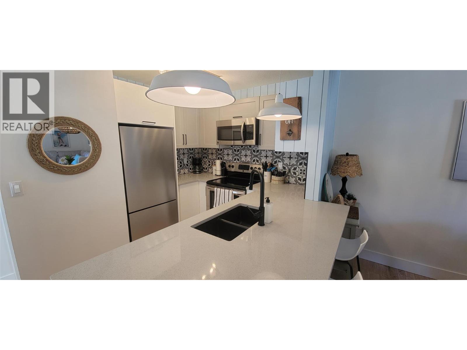 985 Manhattan Drive, Kelowna