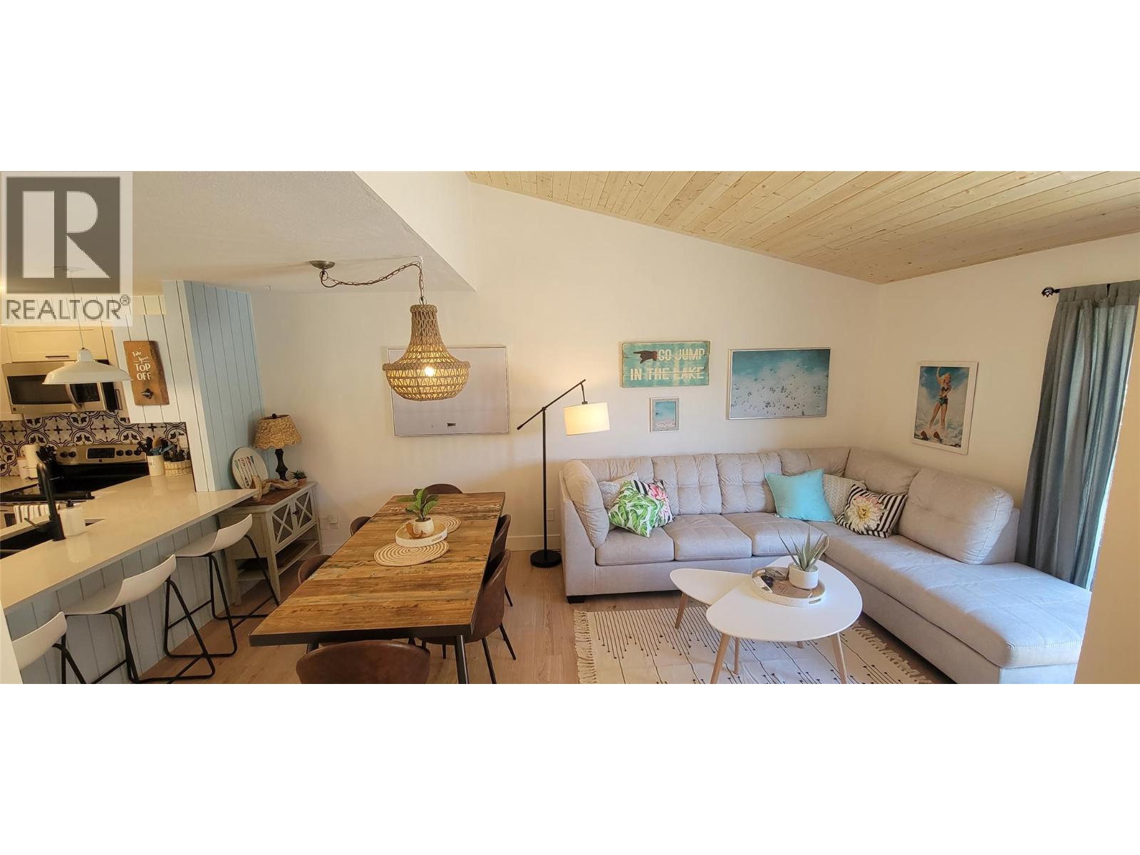 985 Manhattan Drive, Kelowna