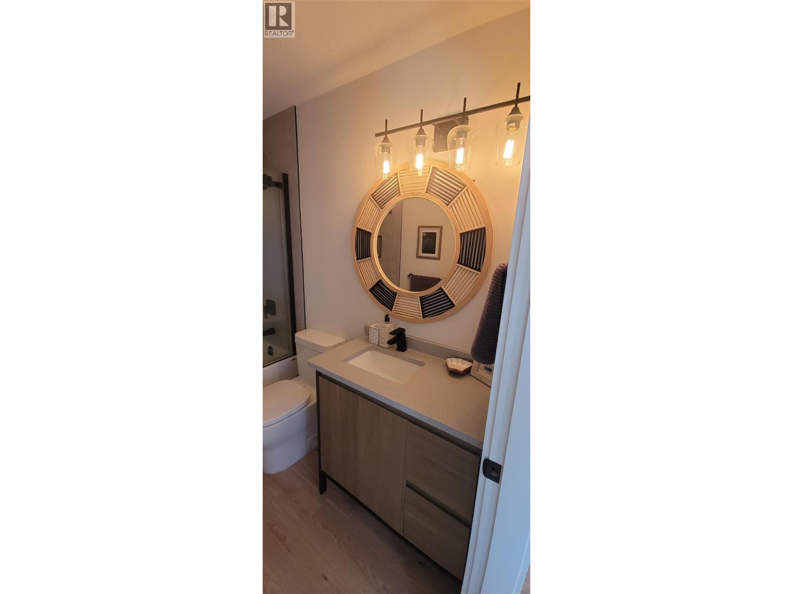 985 Manhattan Drive, Kelowna