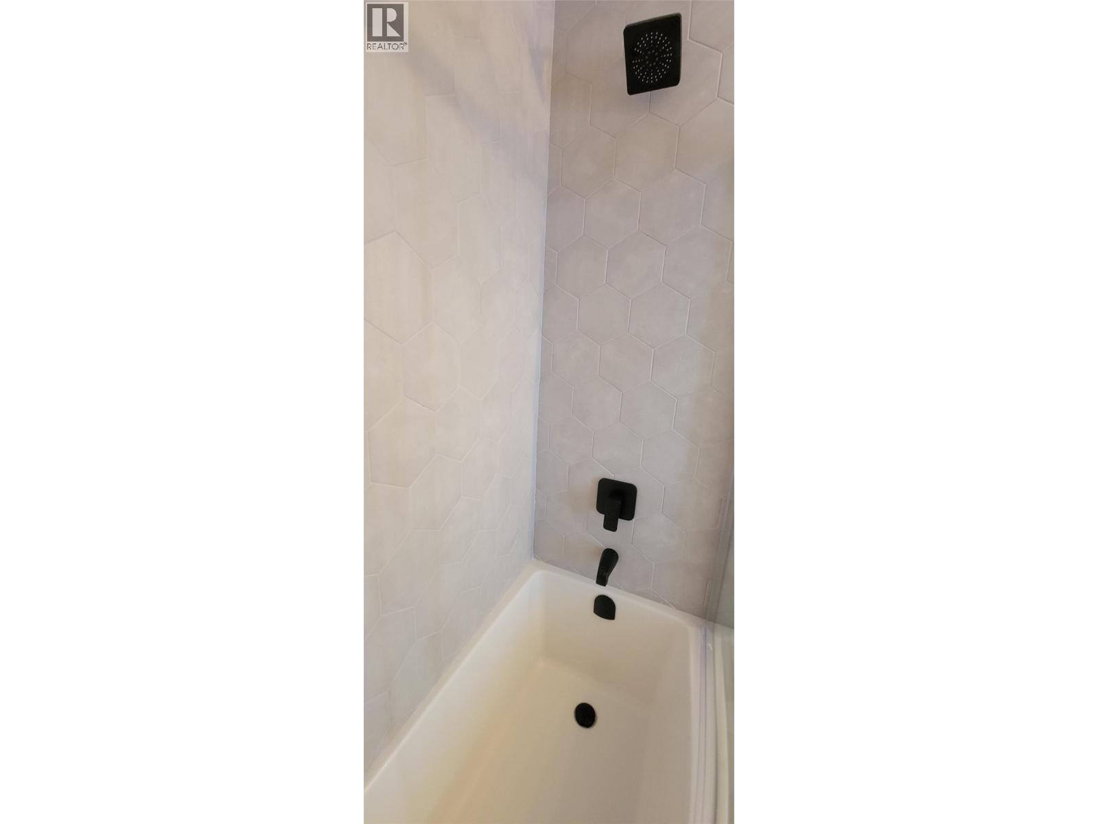 985 Manhattan Drive, Kelowna