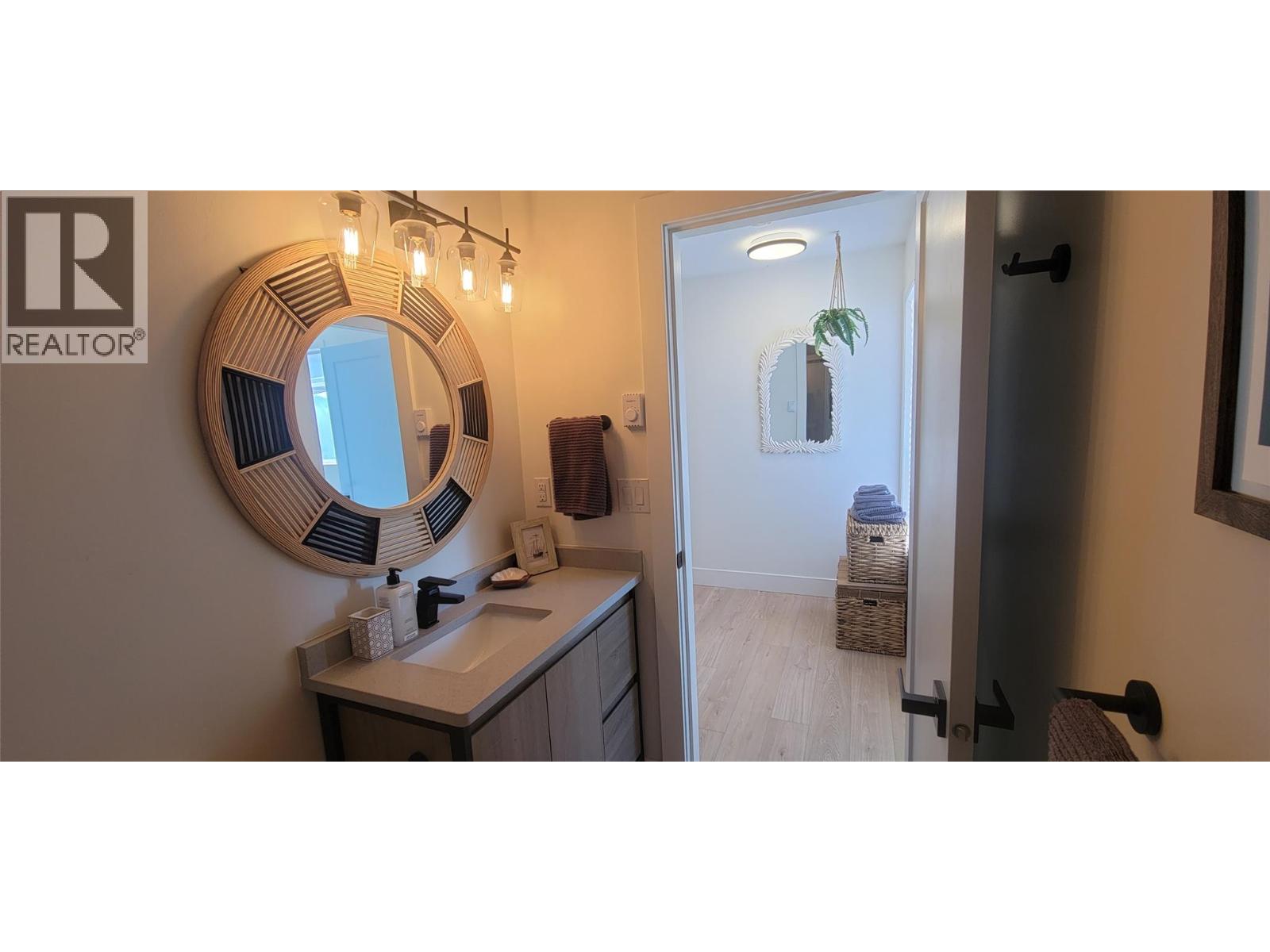 985 Manhattan Drive, Kelowna