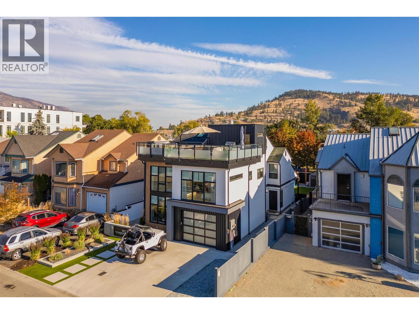 985 Manhattan Drive, Kelowna