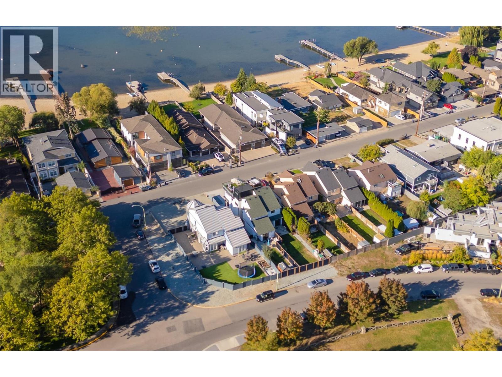 985 Manhattan Drive, Kelowna