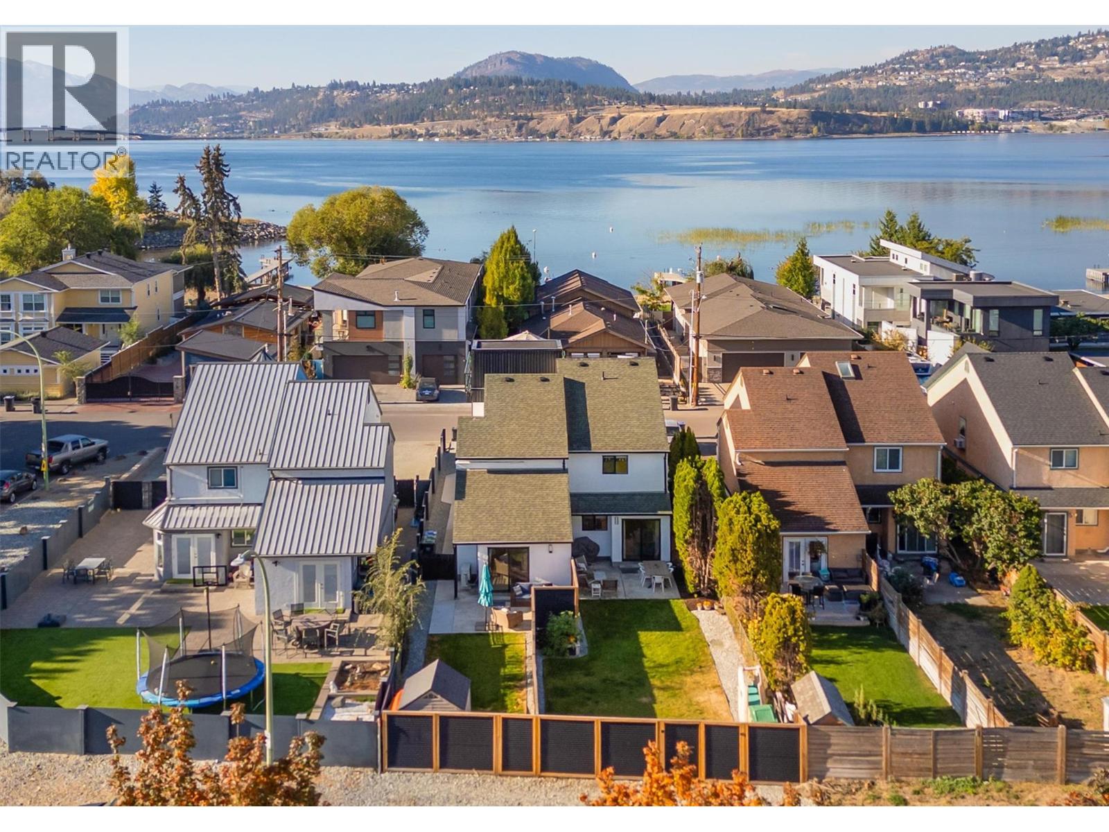 985 Manhattan Drive, Kelowna