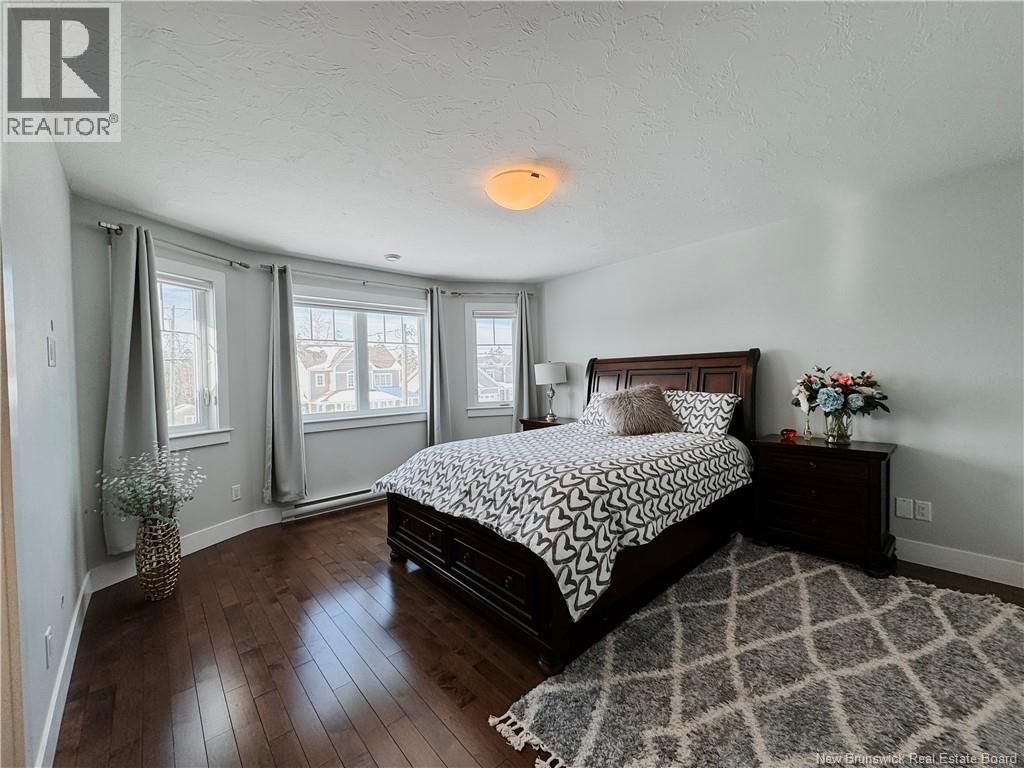 215 Lady Russell - 24