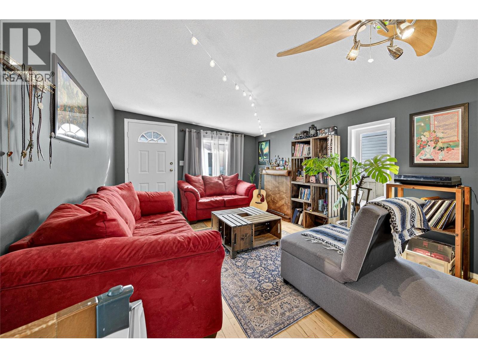 29 SLALOM DRIVE - 12