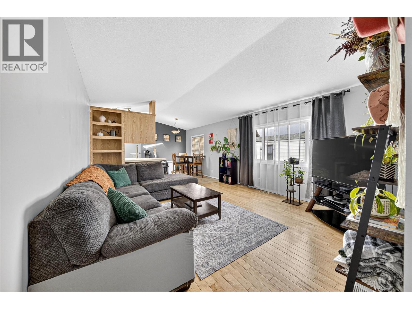 29 SLALOM DRIVE - 18