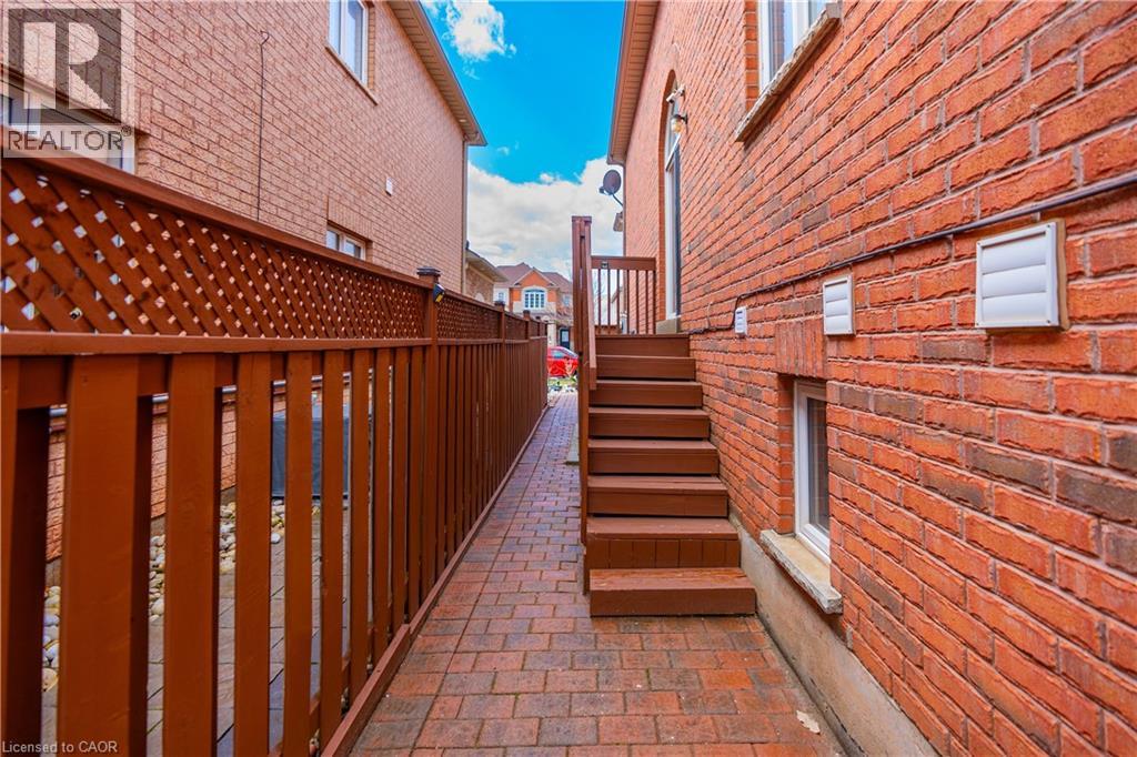 2305 NEWCASTLE Crescent - 40