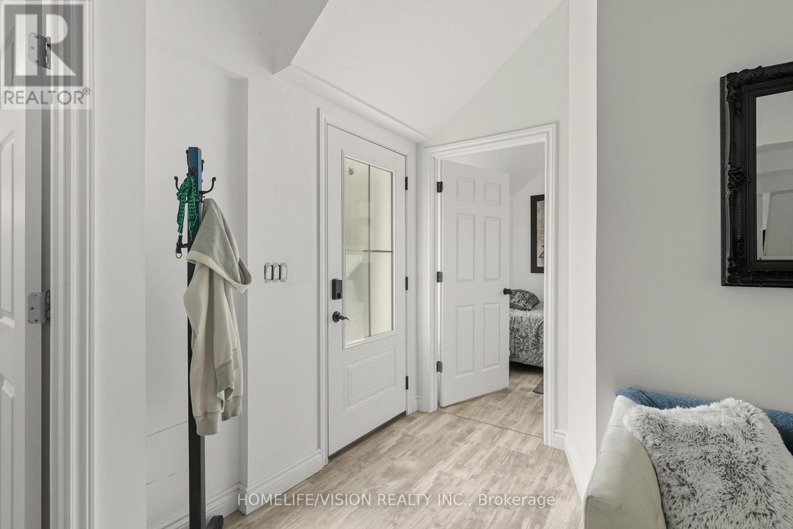 65 BOLSTER LANE - 45