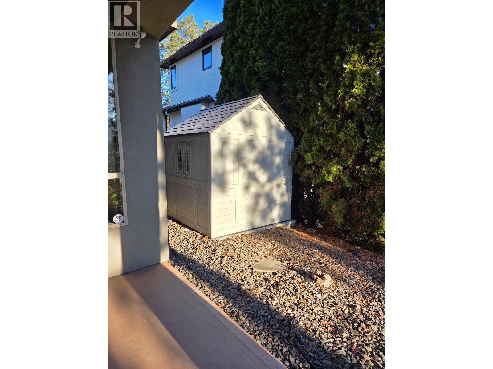 2149 CAPISTRANO DRIVE - 46