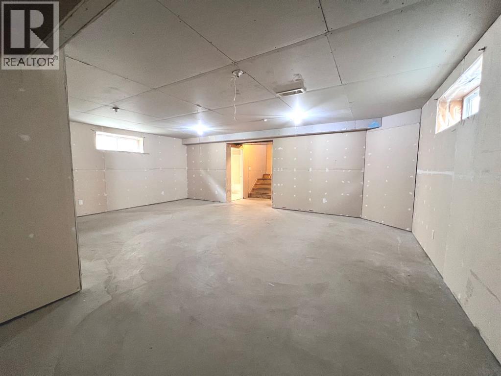 Single Family House for Sale in  Somerside Crescent SW Somerset Calgary 