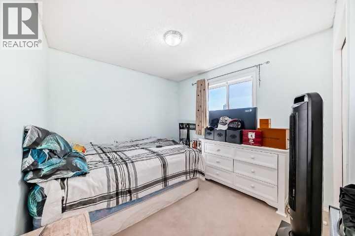 Single Family House for Sale in  Somerside Crescent SW Somerset Calgary 