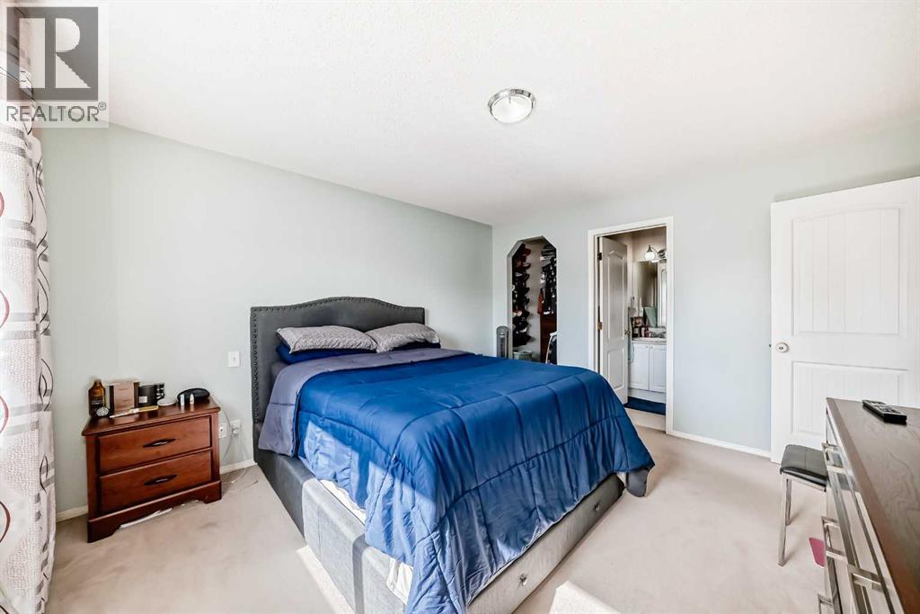 Single Family House for Sale in  Somerside Crescent SW Somerset Calgary 