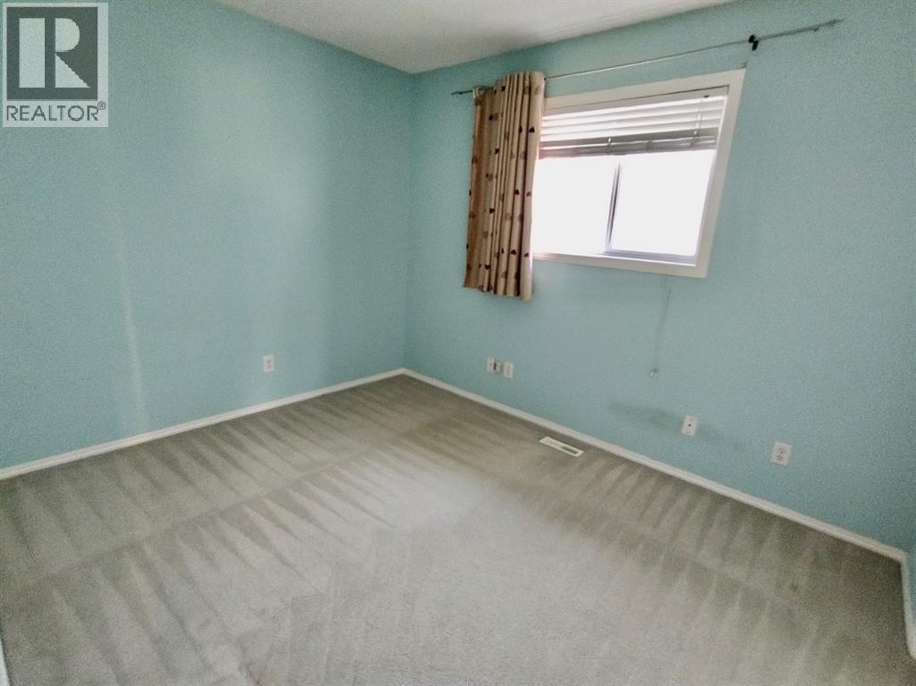 Single Family House for Sale in  Somerside Crescent SW Somerset Calgary 