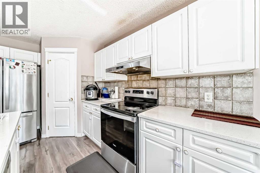 Single Family House for Sale in  Somerside Crescent SW Somerset Calgary 