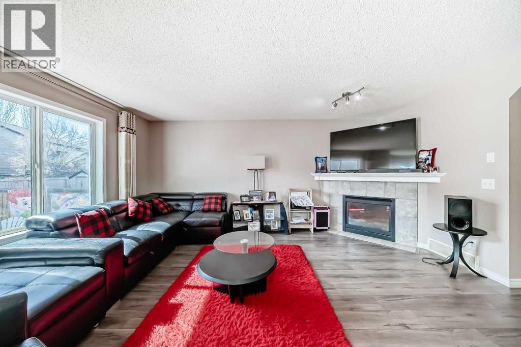 Single Family House for Sale in  Somerside Crescent SW Somerset Calgary 