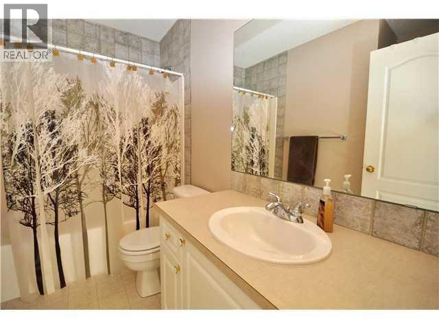 Single Family House for Sale in  Somerside Crescent SW Somerset Calgary 