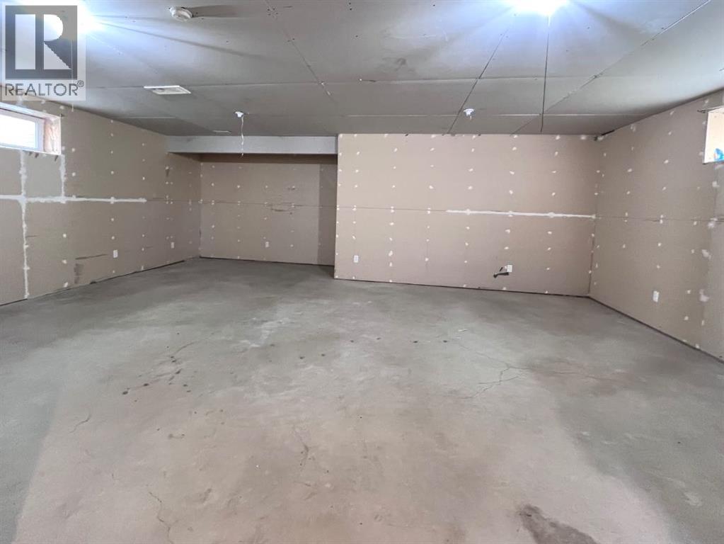 Single Family House for Sale in  Somerside Crescent SW Somerset Calgary 