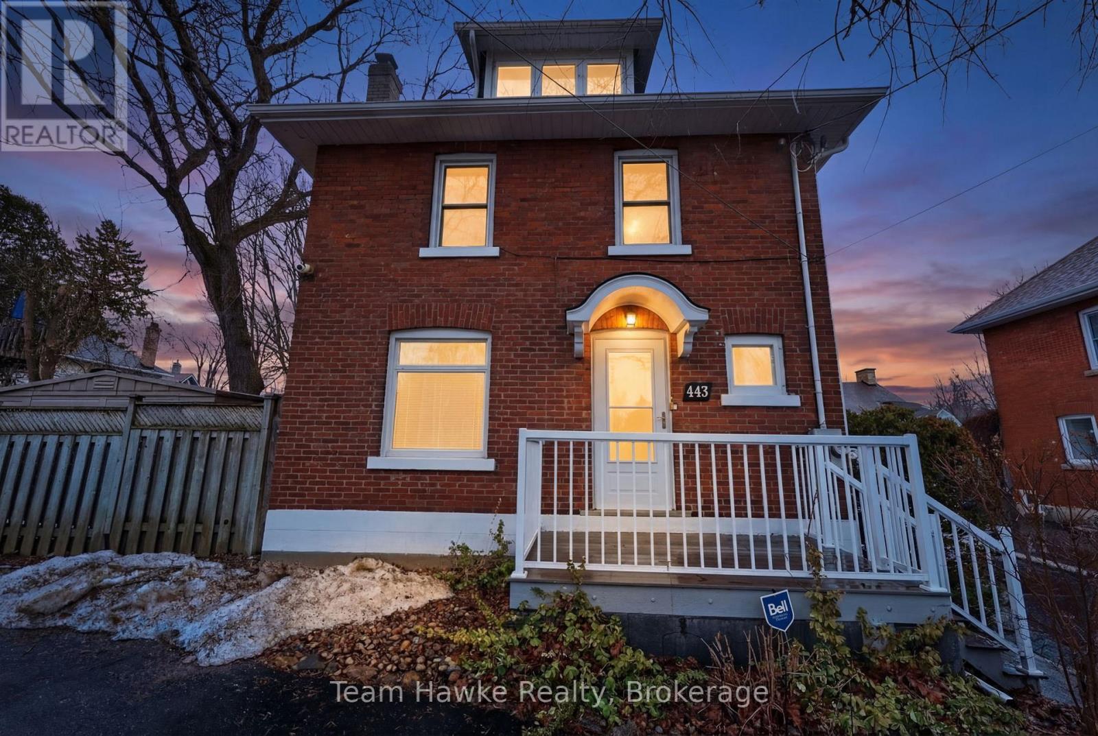 443 ELIZABETH STREET - 2
