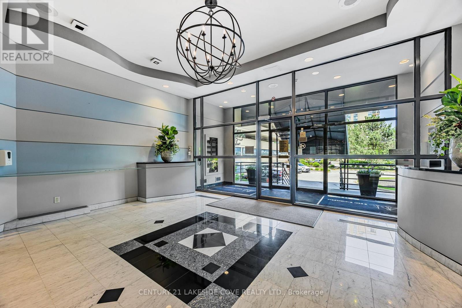#711 75 ELLEN STREET S - 5