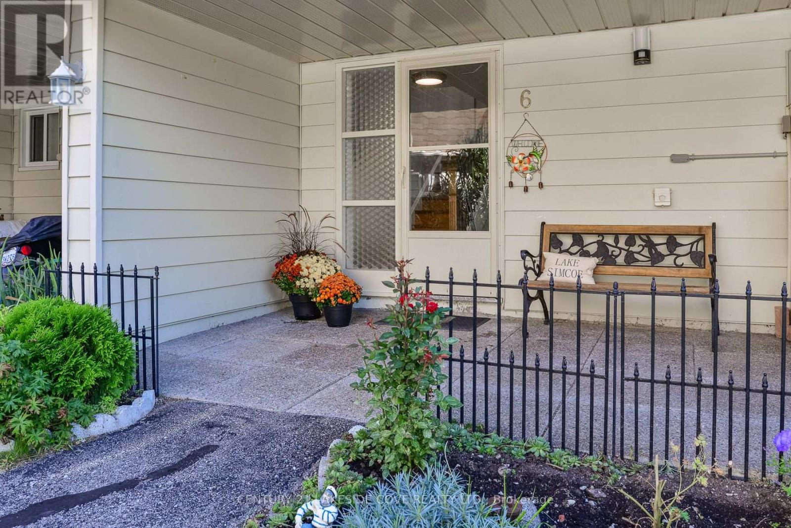 Covered Sitting Patio