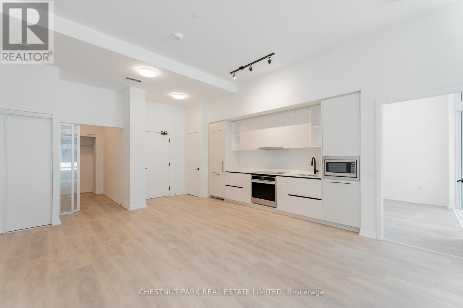Listing photo of 305 - 10 GRAPHOPHONE GROVE