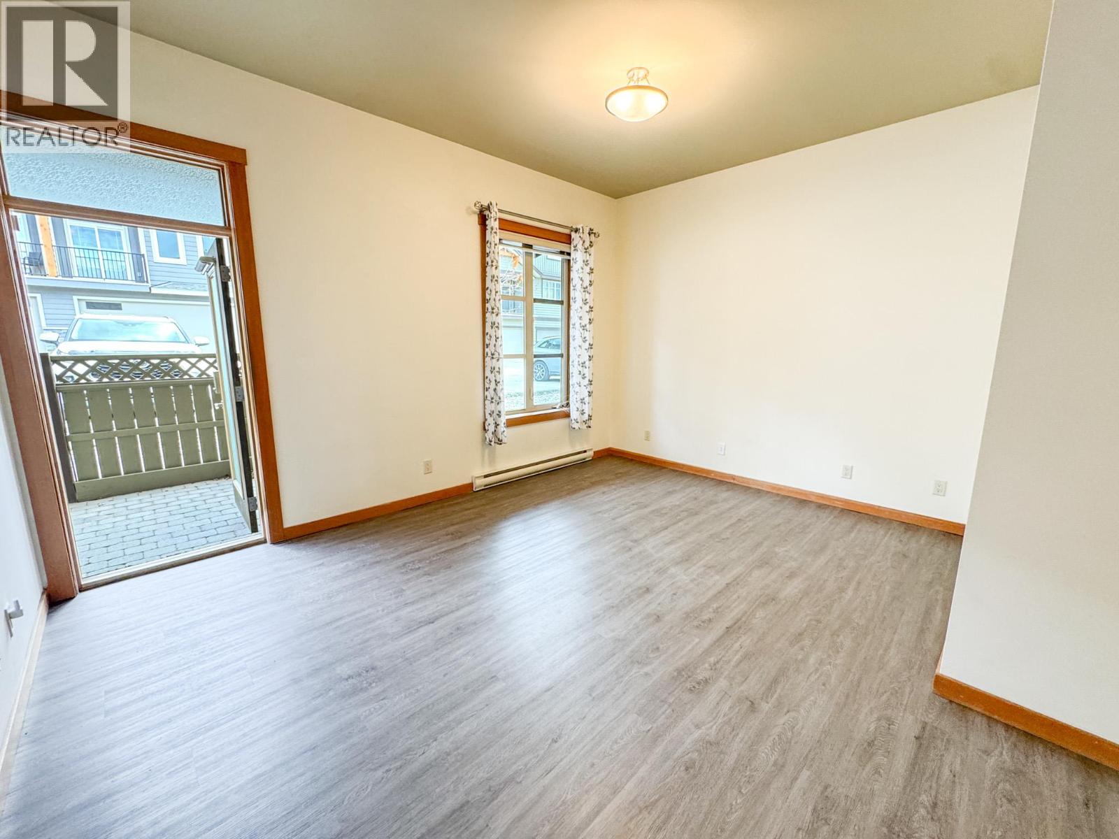 901 7TH Avenue Unit# 207, Invermere