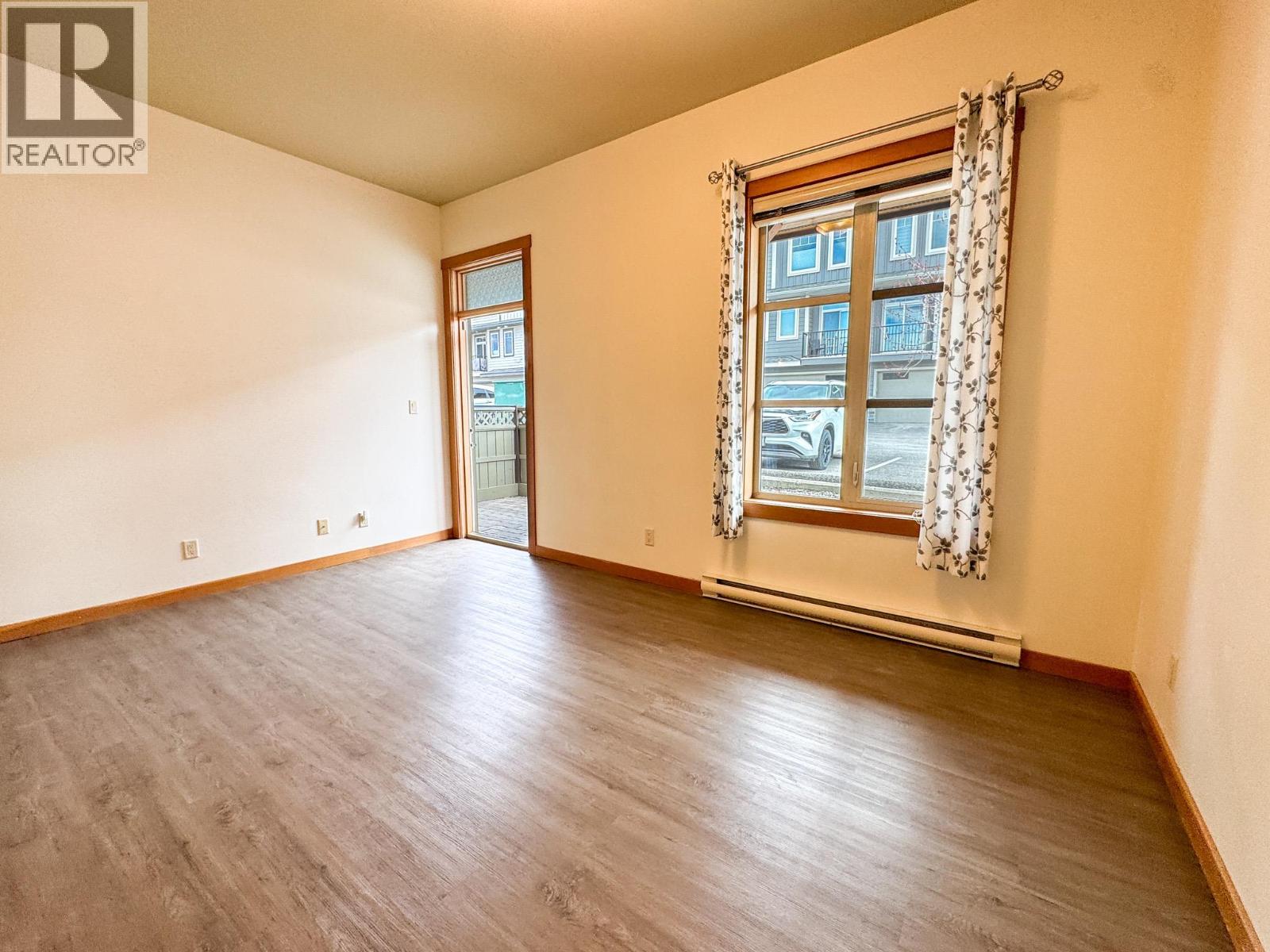 901 7TH Avenue Unit# 207, Invermere