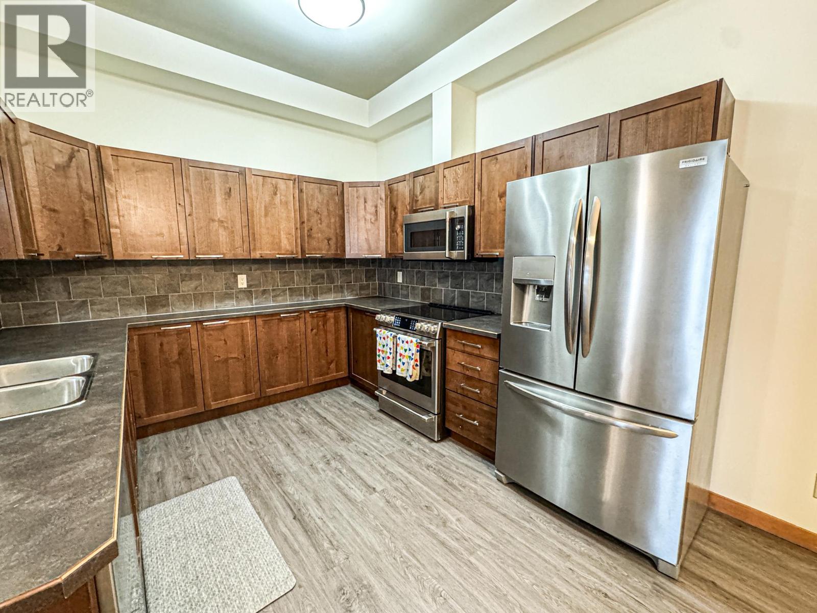 901 7TH Avenue Unit# 207, Invermere