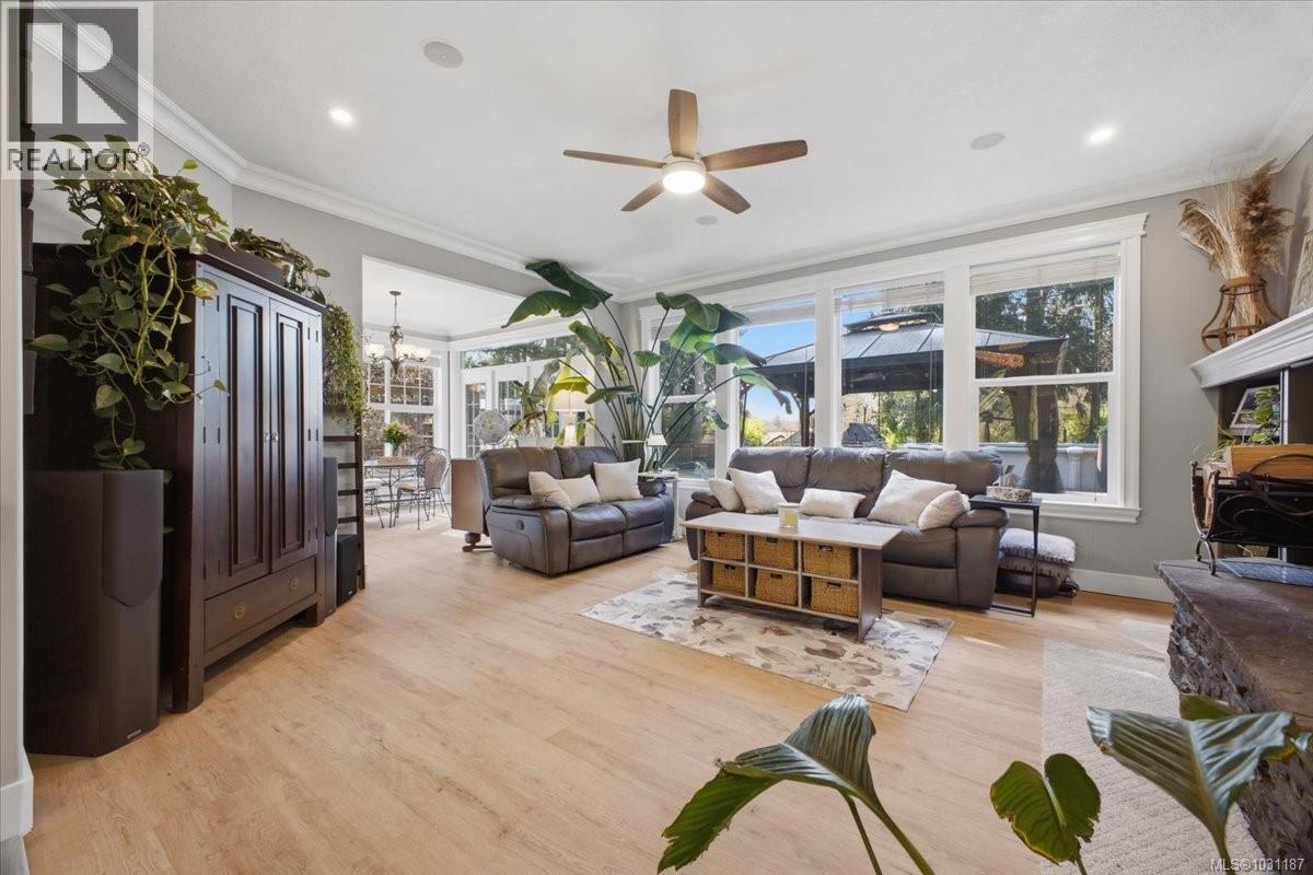 1971 Woodridge Rd, Nanaimo