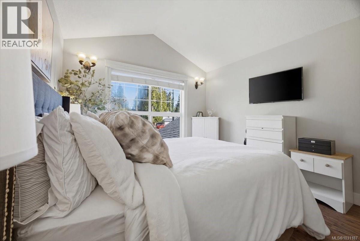 1971 Woodridge Rd, Nanaimo