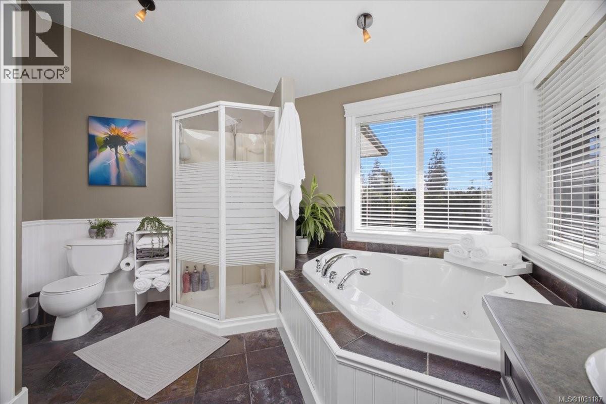 1971 Woodridge Rd, Nanaimo