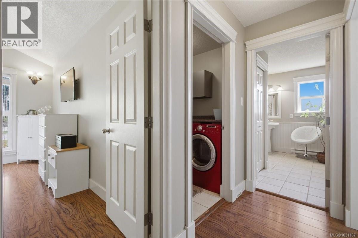 1971 Woodridge Rd, Nanaimo