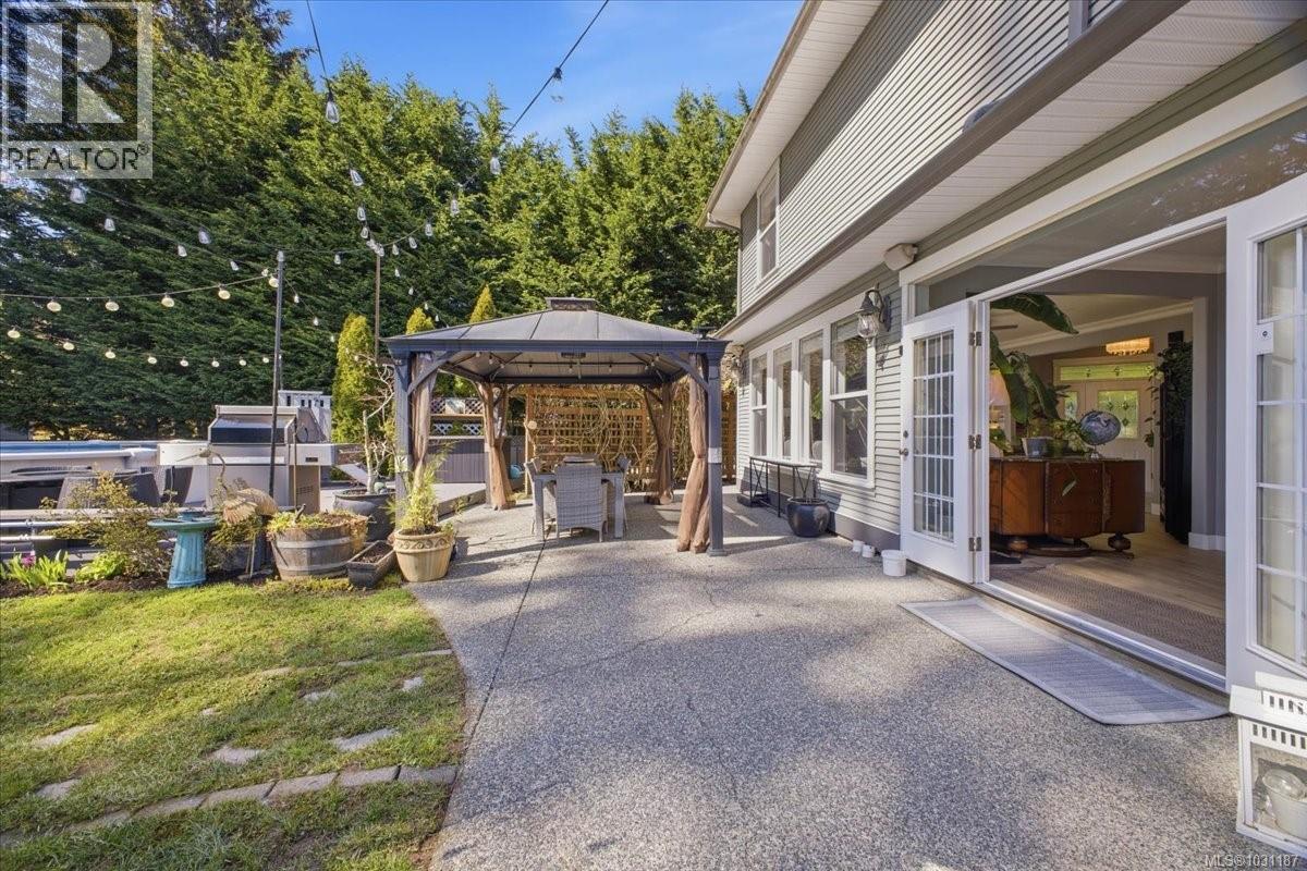 1971 Woodridge Rd, Nanaimo