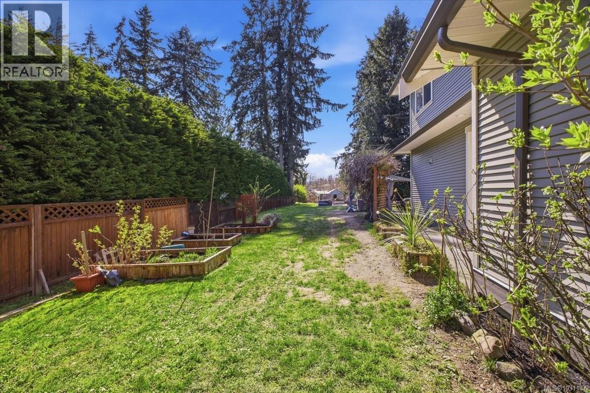 1971 Woodridge Rd, Nanaimo