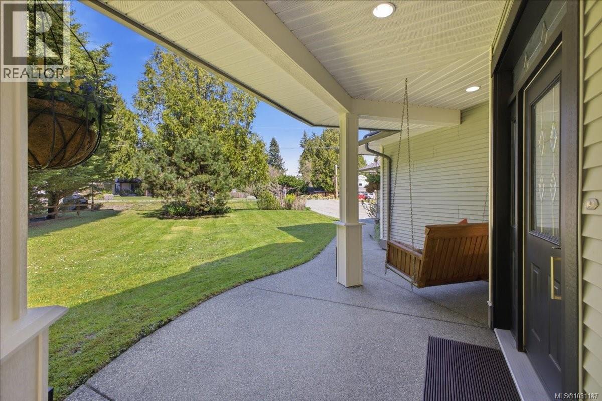 1971 Woodridge Rd, Nanaimo