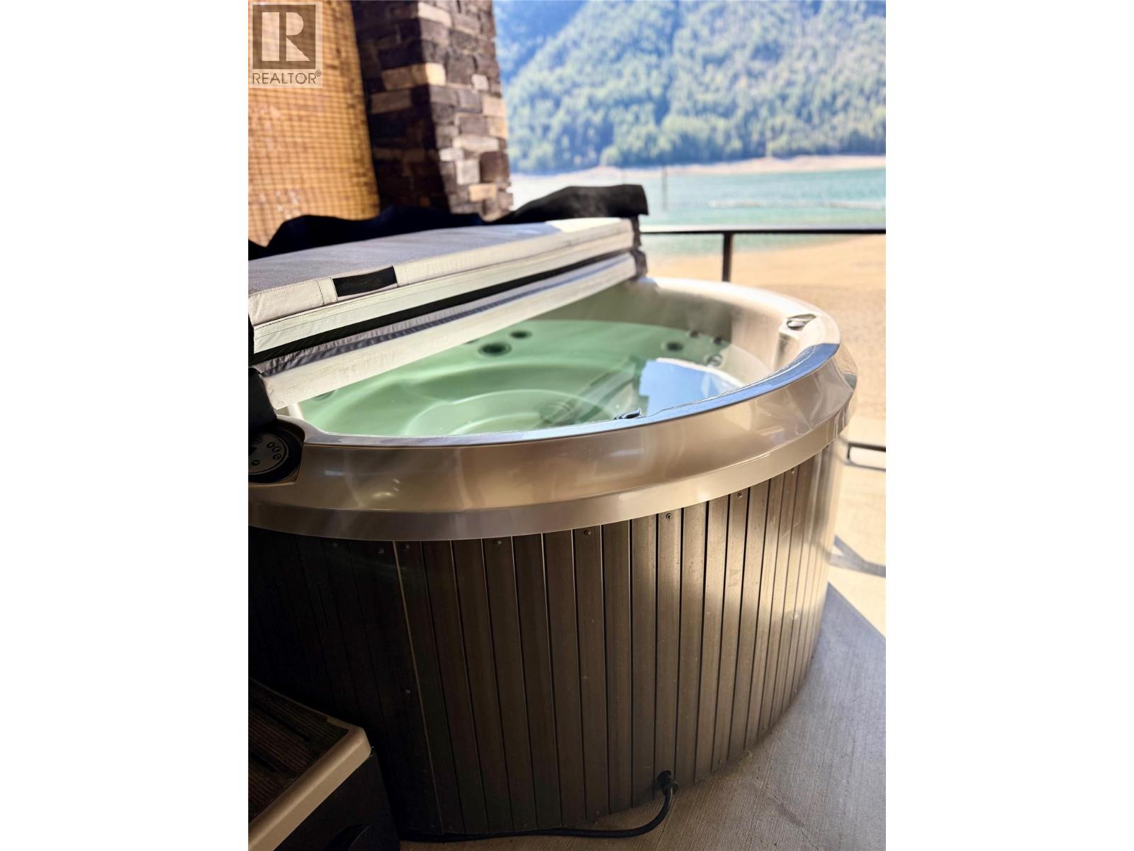 5570 Broadwater Road Unit# 109, Castlegar