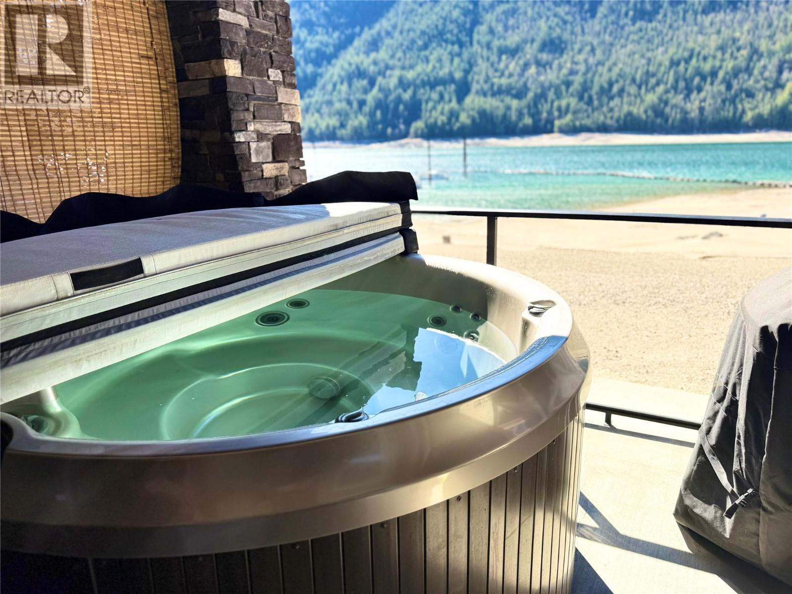 5570 Broadwater Road Unit# 109, Castlegar