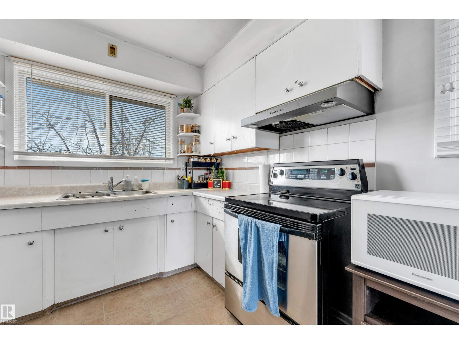 12908 126 ST NW, Edmonton